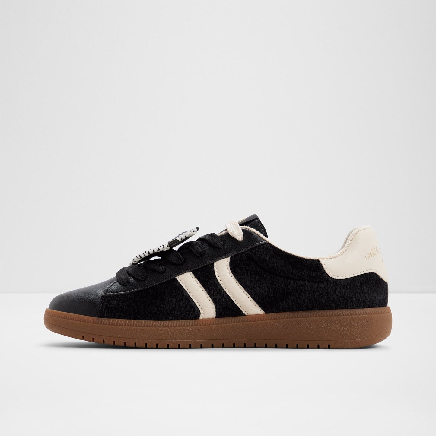 Chicsneaker2