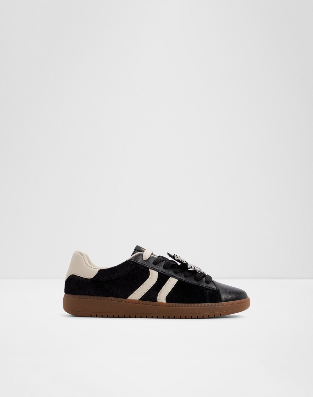 Chicsneaker2