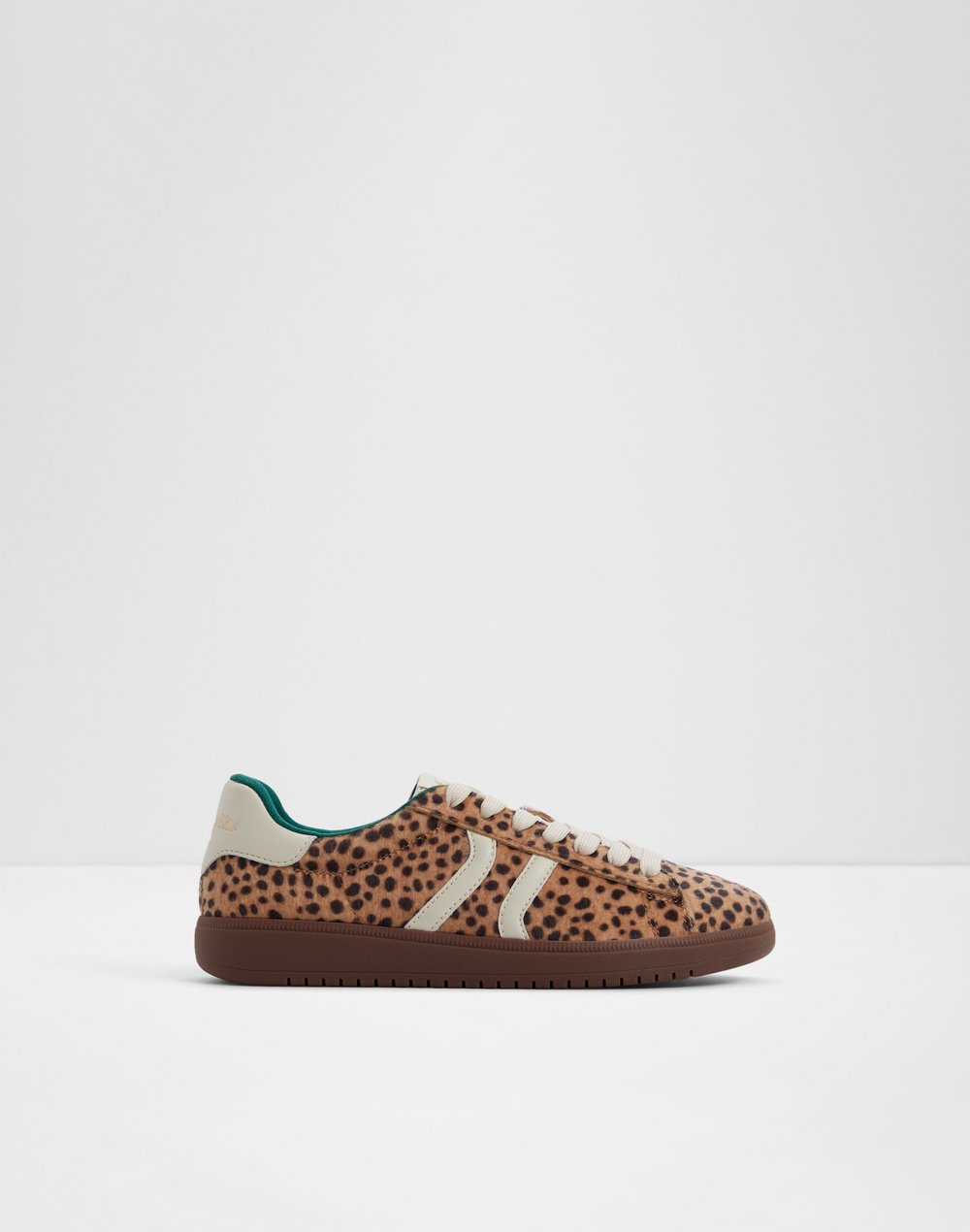 Chicsneaker2