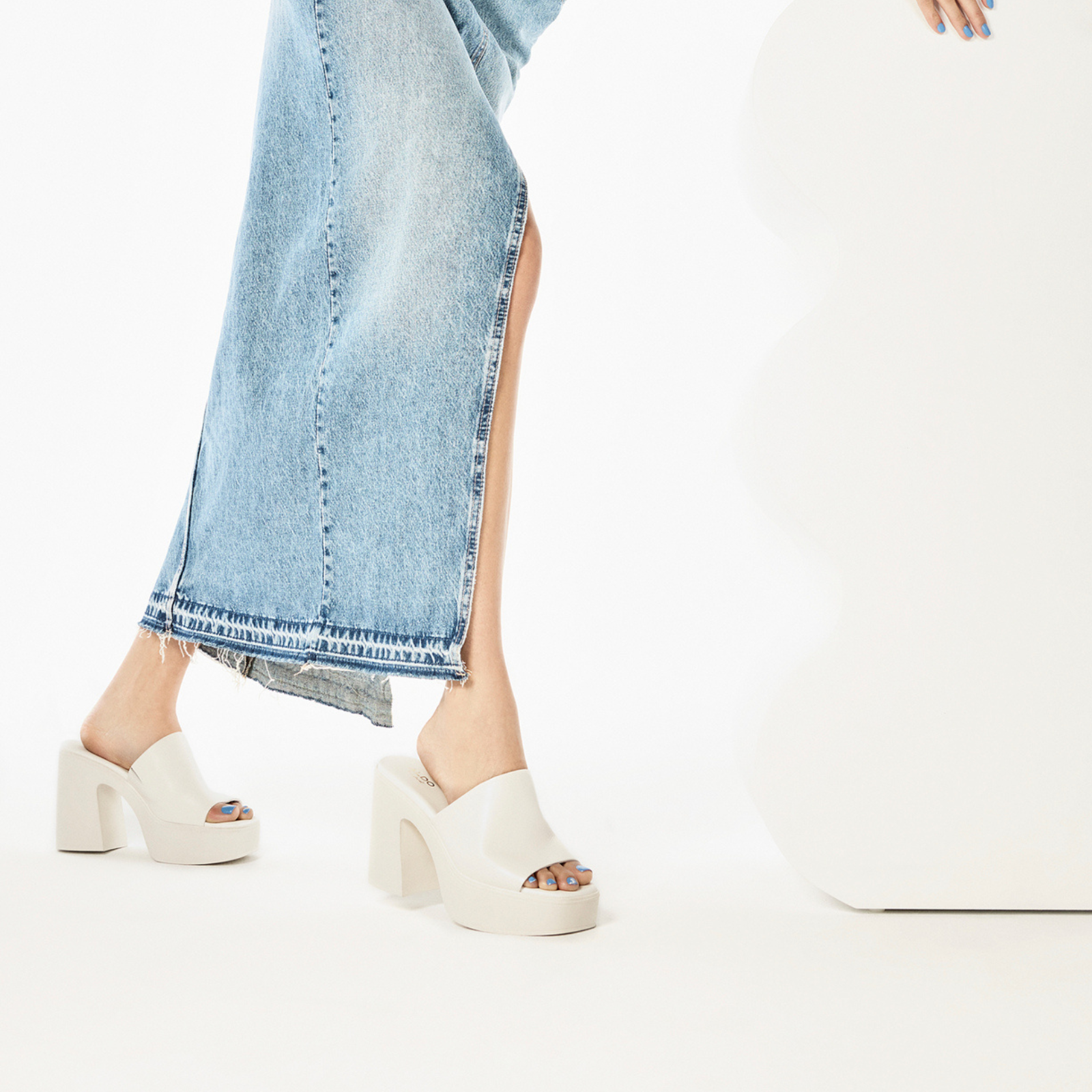 Crystal platform sandals 2024 aldo