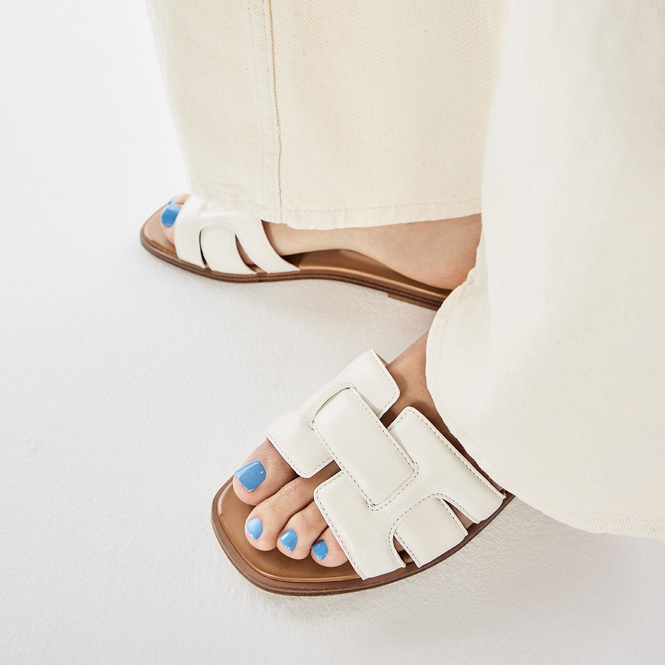 Aldo Women's Flat Sandals Elenaa (White) – ALDO Shoes UK